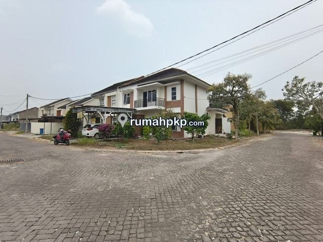 Rumah Hook 2 Tingkat di Green Land Selindung — 255 m², SHM — foto 2